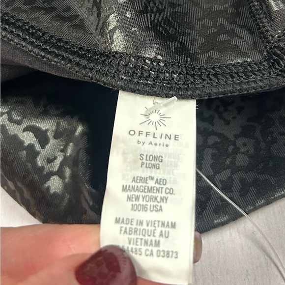Aerie Offline High Shine High Rise Black Faux Leather Yoga Leggings Small NWT - Picture 6 of 8